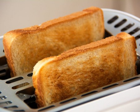 Акриламид в храните: Уж препечено хлебче, а то по-отровно от чипса?