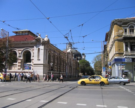 Да шофираш по свои правила. За кого важи законът за движение по пътищата? ВИДЕО