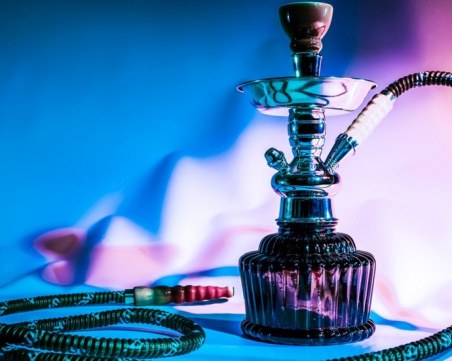 Депутатите решават дали да забранят и наргилетата на закрито