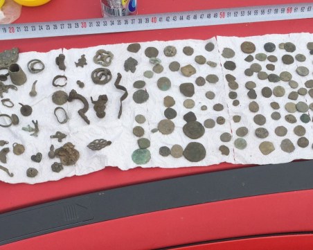 Хванаха търговец на антики в крачка