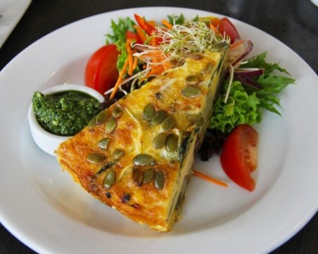 Какво готвят за внуците си бабите по света? СНИМКИ