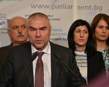 Една партия и един депутат по-малко. Какво се случи днес?