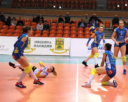 Марица на полуфинал след поредна разгромна победа