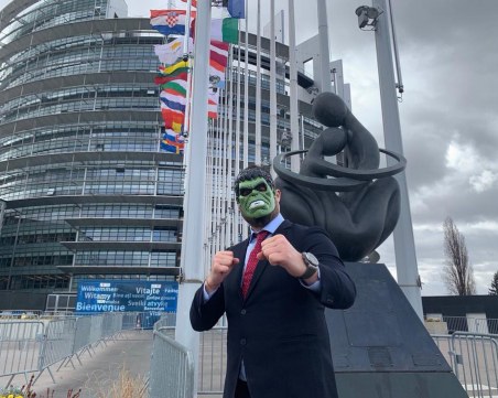 Бареков – евродепутат за чудо и приказ! You talking to me?