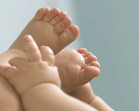 Оперираха момиченце на 1 годинка с рядък тумор на черния дроб