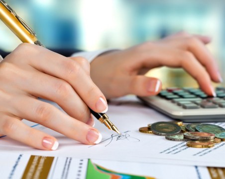 Пенсиите на над 289 000 работещи пенсионери вече ще се смятат служебно