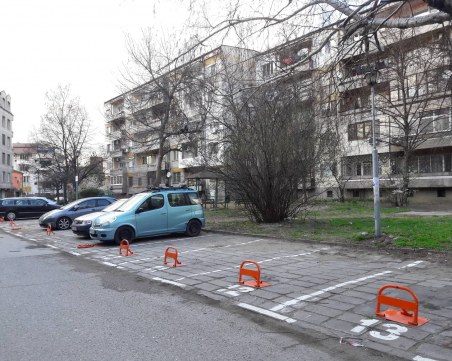 Жители на Кършияка се радват на нов паркинг