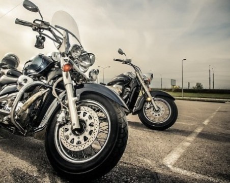 Екстремно байк шоу и демонстрации с коне тежковози в Панаира