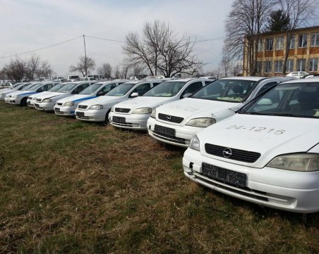 Купи патрулка за 270 лева, повози тъщата!