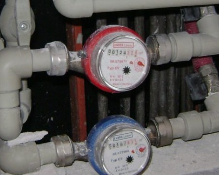 Пълен абсурд! 100 бона сметка за вода за 10 бургаски семейства