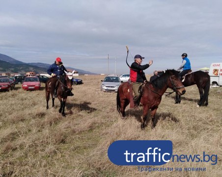 Дават старт на кушиите в Асеновград! 20 коне ще мерят сили СНИМКИ