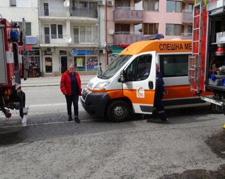 Две деца пострадаха леко при пожар в Благоевград