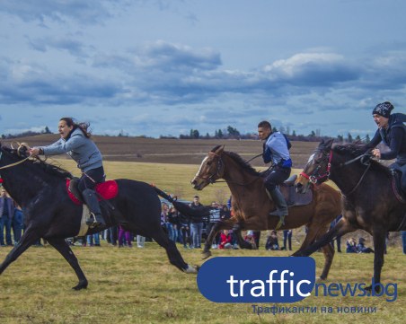 11-годишна премери сили в състезание с коне ВИДЕО