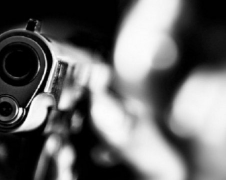 Убиха журналист пред дома му в Мексико