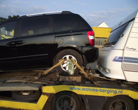 Кола падна от платформа на бус на магистрала Тракия! Озова се в насрещното