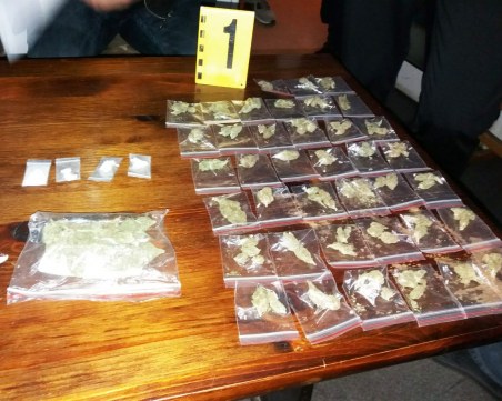 Пипнаха 24-годишен дилър на дрога във Велинград СНИМКИ