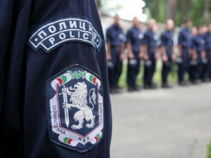 Задържаха 27 нелегални мигранти в товарен вагон в Пловдив