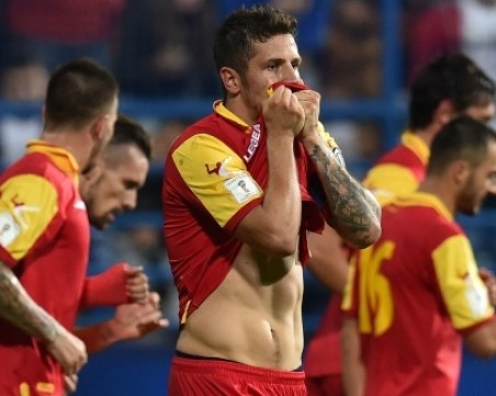 Черна гора без двете си звезди срещу България