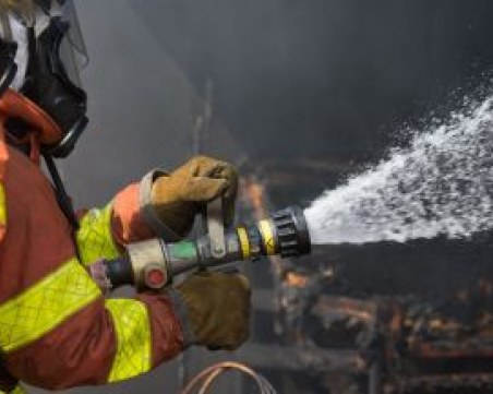 Избухна пожар в химически завод в Истанбул