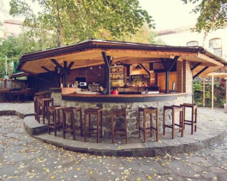 Изземат обект от съдържателите на култовото заведение 