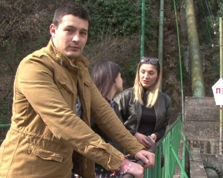 Кметска награда за спасителите на давещото се момиче в Сучурум