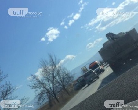 Меле между три коли край Пловдив, линейка е на място СНИМКА