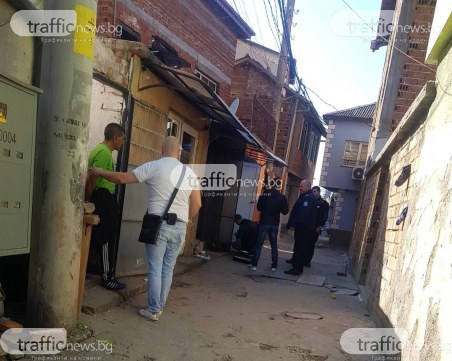Наркоакция в Пловдив! Арестуваха мъж, полицаи претърсват къща в Столипиново СНИМКИ