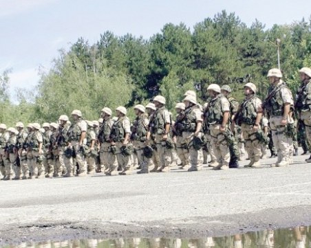 Вместо самообгазени полицаи: Армията на улицата – при нужда!