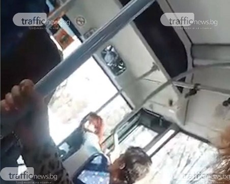 Градският транспорт като бойна арена! Пловдивски шофьор побесня заради възрастна жена ВИДЕО