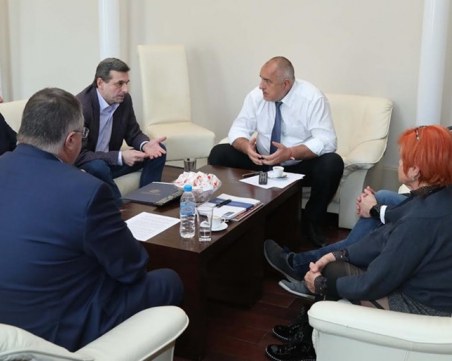 Премиерът привика Петков за пенсиите: Няма да ощетим никого!