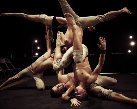 Зрелищен спектакъл на австралийски цирк ще спре дъха на пловдивчани СНИМКА