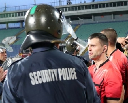 БФС изхвърли рефер - не дал три дузпи