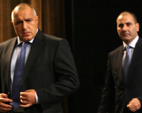 Какво се случи днес? Един скандал за апартамент между две успешни совалки