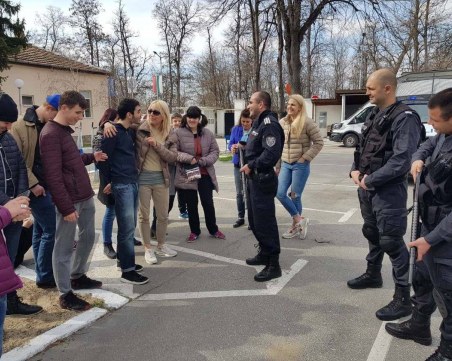 Спецполицаите на Пловдив показаха как се неутрализира престъпник на деца с увреждания СНИМКИ