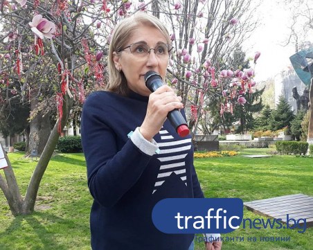 Пенка долетя от Англия, за да подкрепи медсестрите в Пловдив ВИДЕО