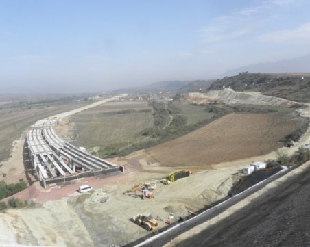 Още 40,6 км, и 