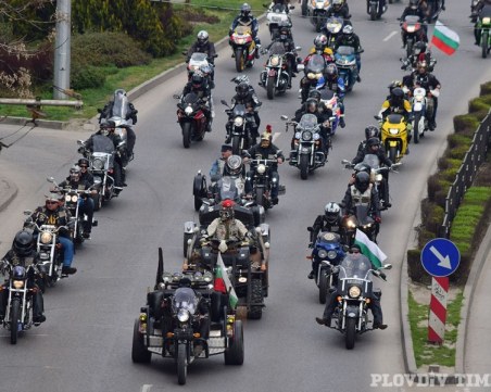 Рев на мотори оглася Пловдив, рокерите откриват сезона със зрелищно шествие