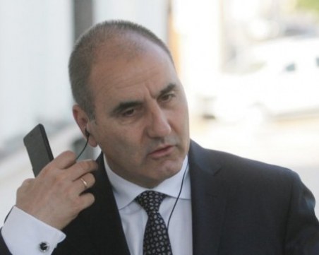 А пък Цветанов пита: Кой ще ми се извини, когато се установи, че няма нередности? ВИДЕО