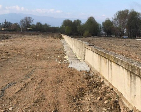 Възстановиха подпорната стена на река Чая край Катуница СНИМКА