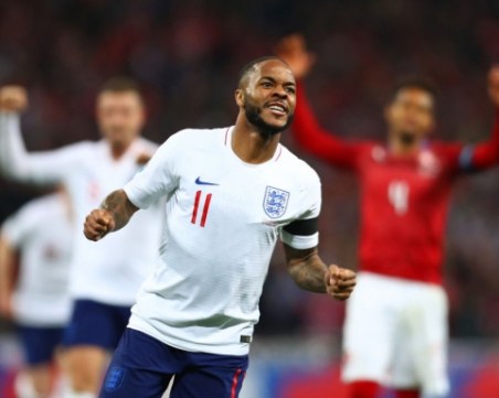 Англия тръгна мощно - разпиля Чехия с хеттрик на Стърлинг ВИДЕО