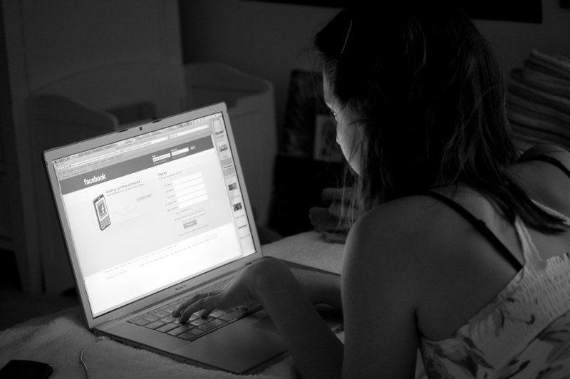 Една от 10 жени над 15 г. вече е преживяла кибернасилие