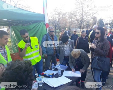 Пловдивчани, бранещи парка в Кършияка: Исканията на Солак са смехотворни СНИМКИ