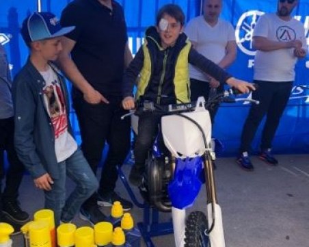 Шампионът по мотокрос Мартин Тодоров връща мотокроса в родния Перник