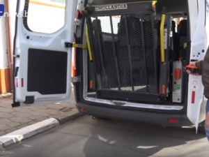 Хора с увреждания пристигат в Европейската столица на културата с безплатен превоз ВИДЕО