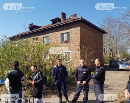 Бутат къщи на бивши работници в Тухларната фабрика в Кючука, хората бранят домовете си СНИМКИ