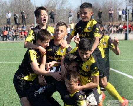 Децата на Ботев на крачка от финал след разгром срещу ЦСКА