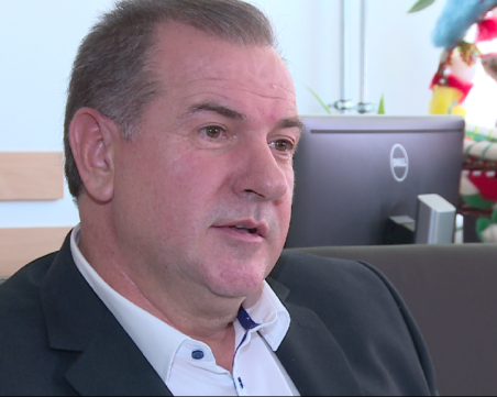 И заместник на министър Петкова с апартамент на сметка