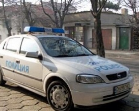 Съпруг нокаутира с глава полицай, пречил му да бие жена си