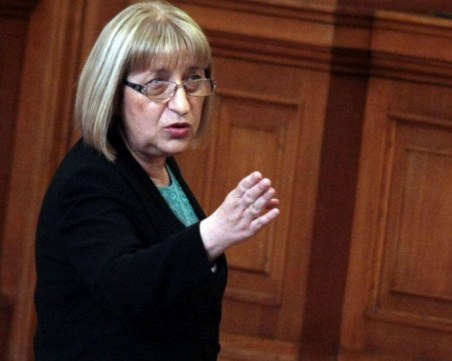 Цачева – от шеф на парламента, през кандидат за президент, до... 