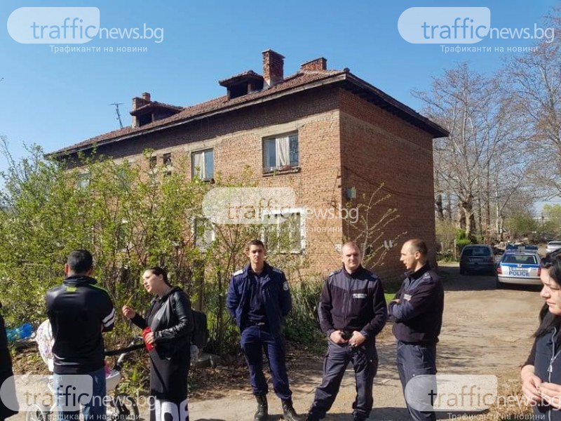 Бутат къщи на бивши работници в Тухларната фабрика в Кючука, хората бранят домовете си СНИМКИ